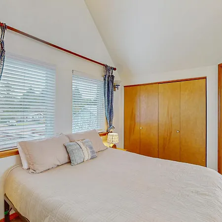 Blue Wave Cottage